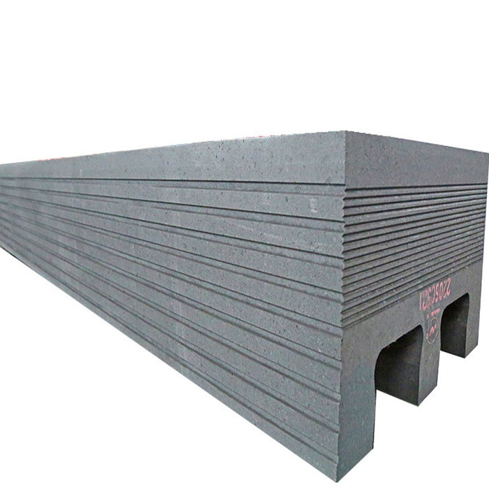 Resistivitas Listrik 4-6 μΩm Blok Karbon Katode Grafit untuk Sel Elektrolitik Aluminium