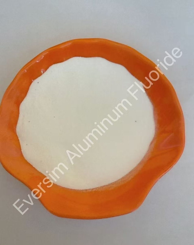 Tinggi kemurnian CAS No. 7784-18-1 Aluminium Fluoride AlF3 Putih Berpasir Flux Untuk Glaze Enamel