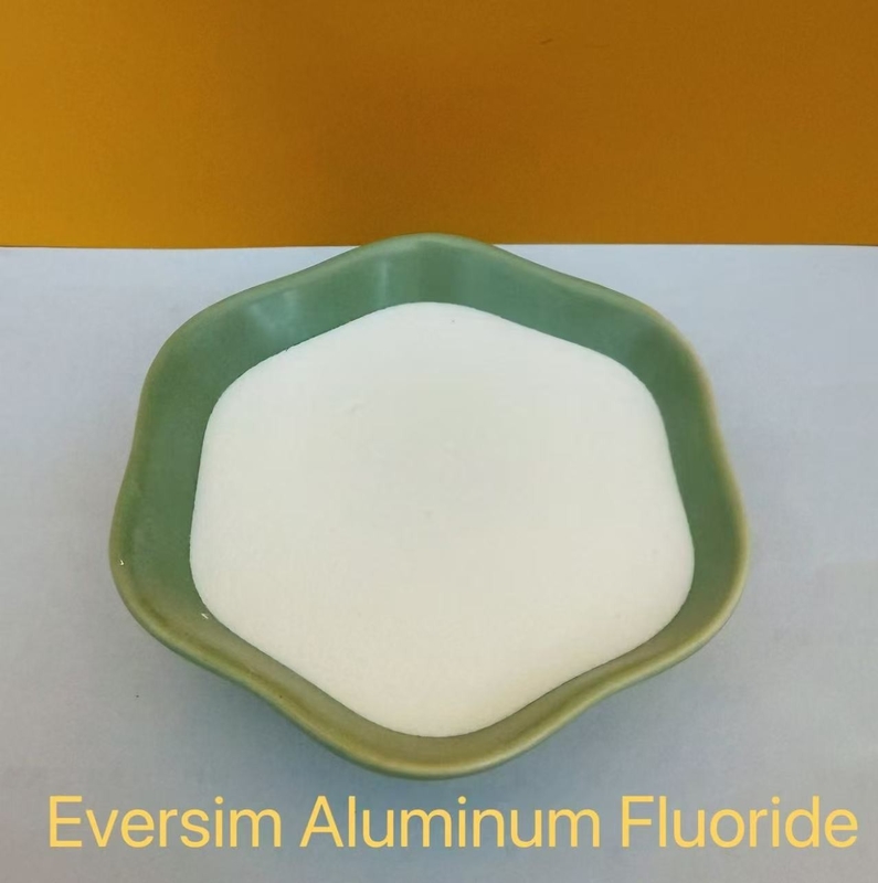 Kualitas terbaik CAS7784 - 18 - 1 White Sand Aluminium Fluoride AlF3 Untuk Industri Aluminium Elektrolitik