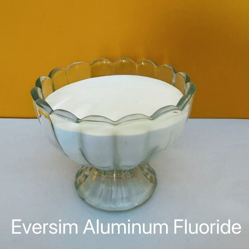 Kualitas terbaik CAS7784 - 18 - 1 White Sand Aluminium Fluoride AlF3 Untuk Industri Aluminium Elektrolitik