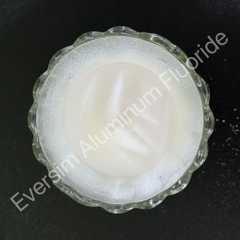 Kemurnian tinggi CAS7784-18-1 Bubuk putih AlF3 Kristal Fluorida Aluminium untuk produksi abrasif