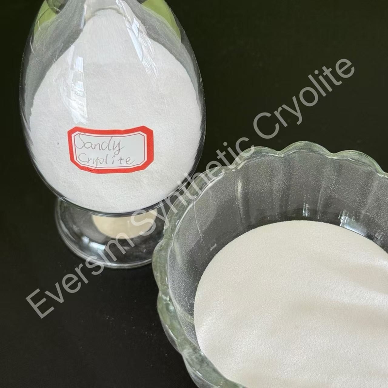 Produk Kimia Kualitas Terbaik CAS13775-53-6 White Sand Synthetic Cryolite untuk Industri Aluminium Elektrolitik
