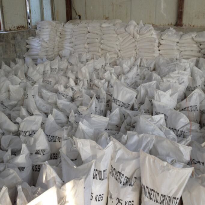 13775-53-6 Kelas Industri Aluminium Sodium Fluoride Sintetis Untuk Roda Gerinda